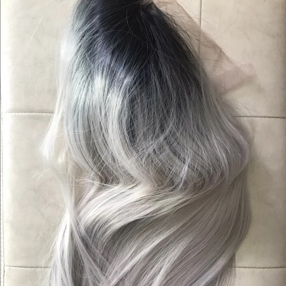Powder Room D Wig - Touch of Ash